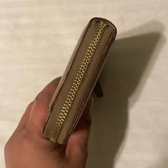 Kate Spade Embossed Wallet EUC - Picture 16 of 16